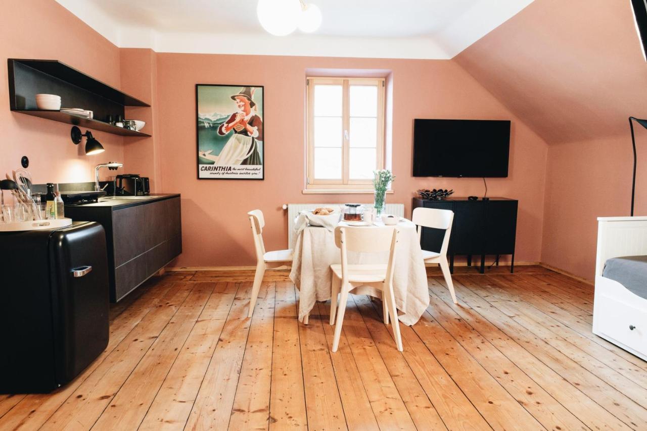 Villa100Und10 By Seebnb Klagenfurt am Woerthersee Eksteriør billede